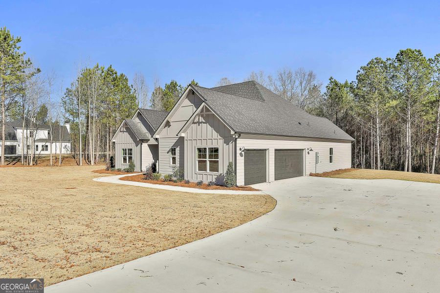 Exterior details of a home in Wild Fern Reserve, Newnan (Image 12).