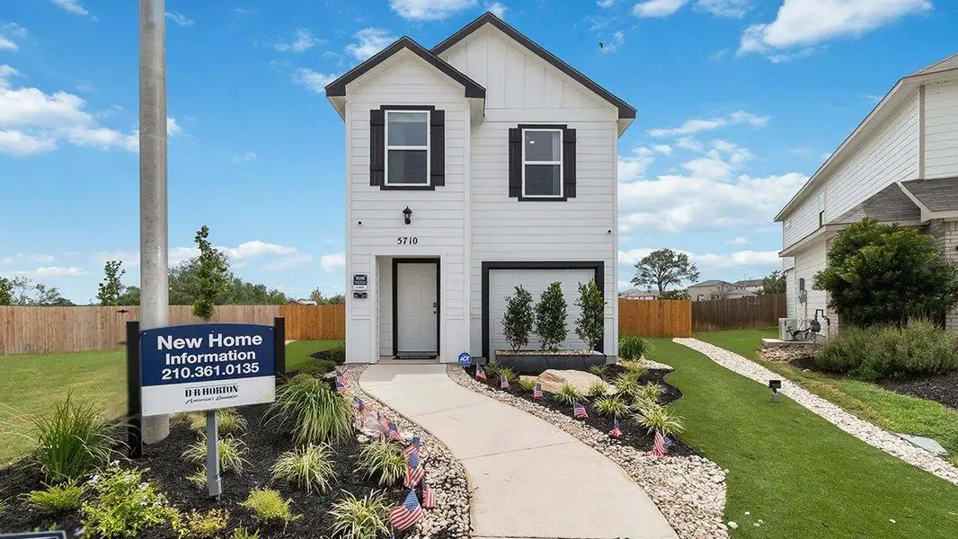 Front exterior of a home in the Blue Ridge Ranch community, located in San Antonio, TX (Image 4).
