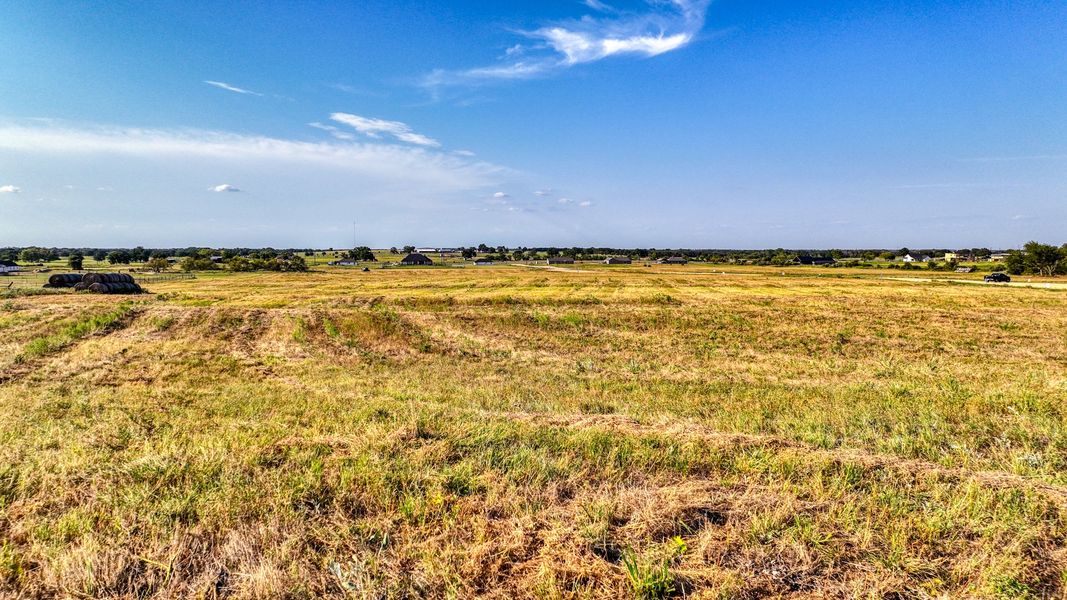 Natural surroundings and green spaces near Parallel Pastures in Poolville, TX (Image 26). Natural surroundings and green spaces near Parallel Pastures in Poolville, TX (Image 26).