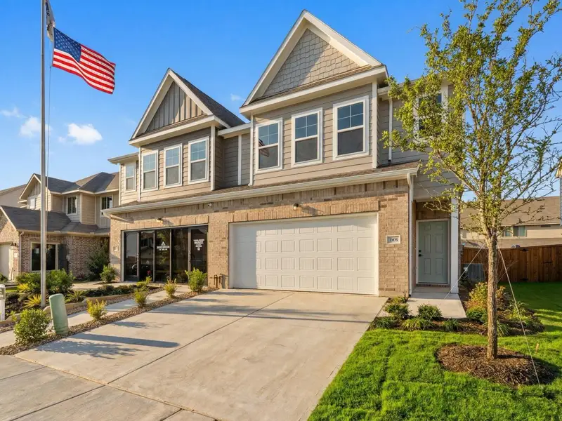 Front exterior of a home in the Lake Park Villas community, located in Wylie, TX (Image 3).