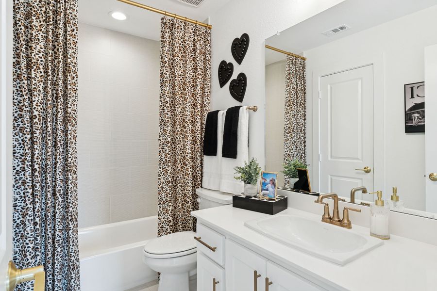 Plan 1640 Bathroom - Bella Casa Model Photo Plan 1640 Bathroom - Bella Casa Model Photo