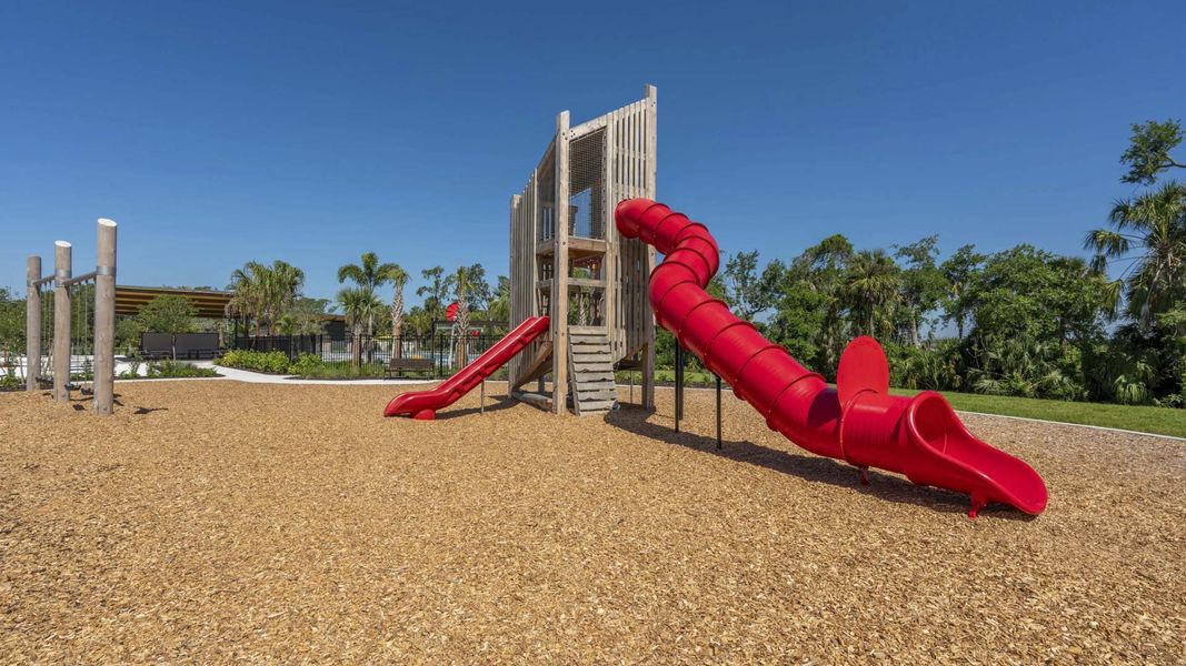 Community amenity available to residents of Oakfield Lakes in Parrish (Image 15).