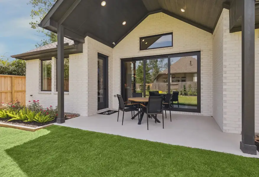 Plan 4534 model outdoor living - 5 of 7