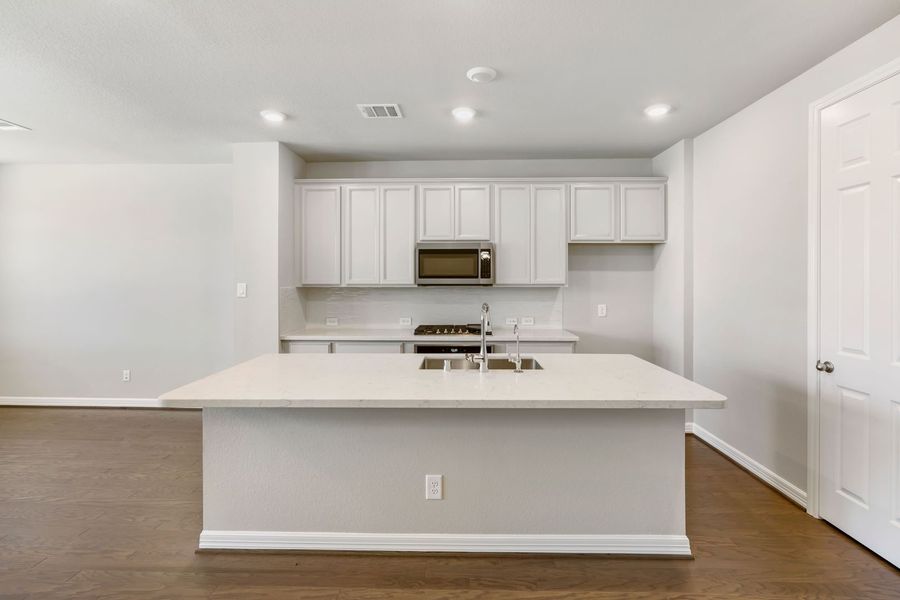 Image 20 of the Lakeshore at Towne Lake Townhomes community in Cypress, TX.