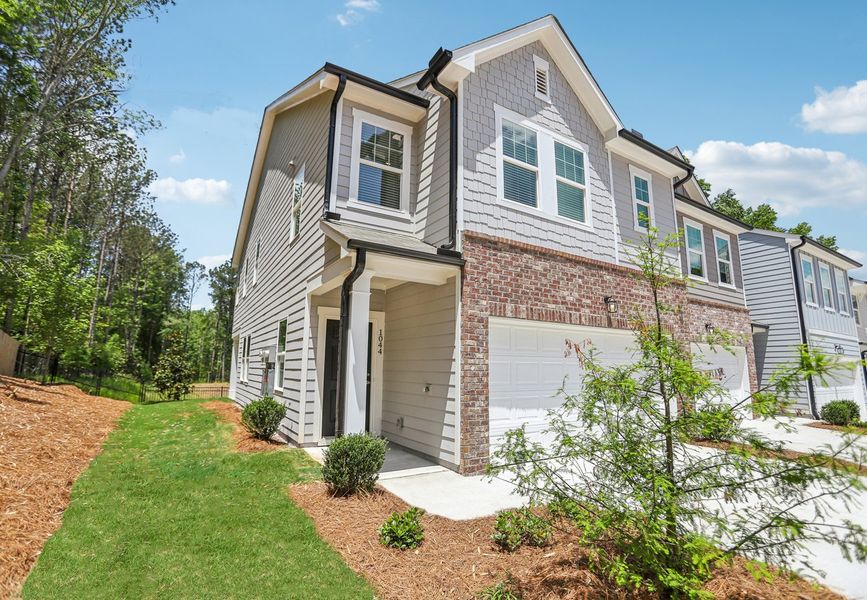 Front exterior of a home in the Chestnut Grove community, located in Douglasville, GA (Image 13).