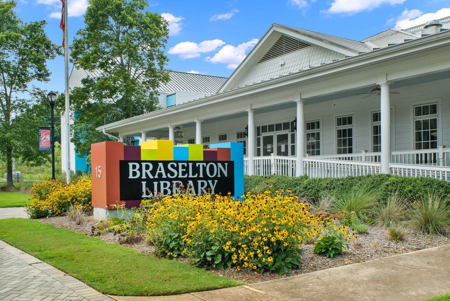 Entrance to the The Villas at Aberdeen community in Hoschton, GA, featuring signage and landscaping (Image 8). Entrance to the The Villas at Aberdeen community in Hoschton, GA, featuring signage and landscaping (Image 8).
