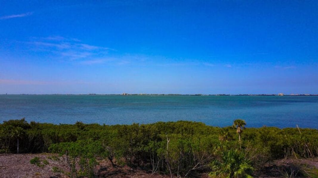 Natural surroundings and green spaces near Legends Bay in Bradenton, FL (Image 157). Natural surroundings and green spaces near Legends Bay in Bradenton, FL (Image 157).