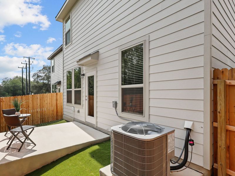Exterior details of a home in Buffalo Way Villas, Houston (Image 9).
