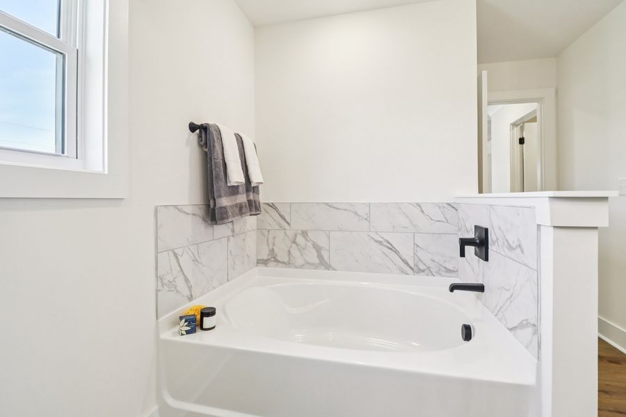Bradley II - Primary Bath