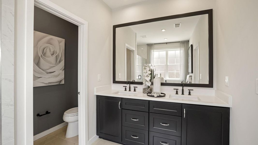 Elegant primary bathrooms with luxe appointments Elegant primary bathrooms with luxe appointments