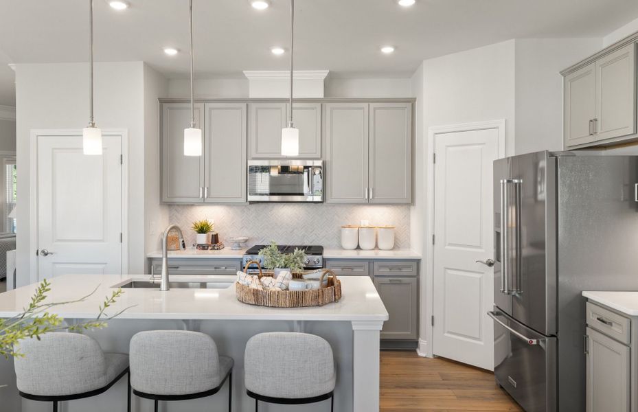 Light-Filled & Airy Kitchen Light-Filled & Airy Kitchen