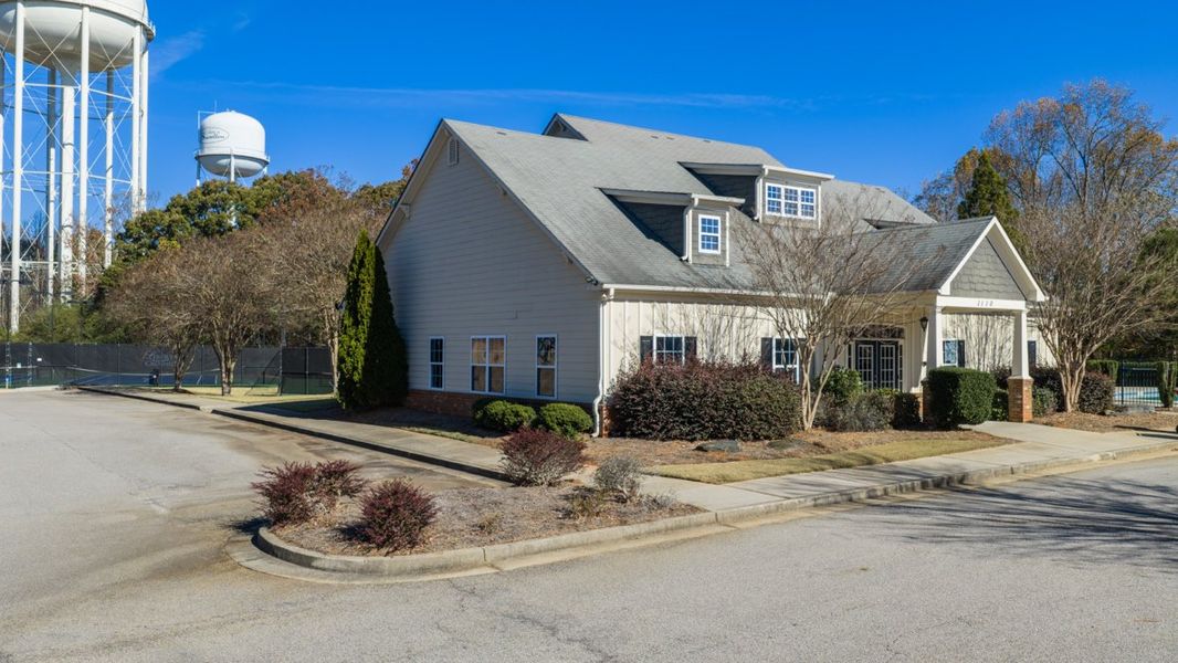 Front exterior of a home in the Liberty Crossing community, located in Braselton, GA (Image 5).