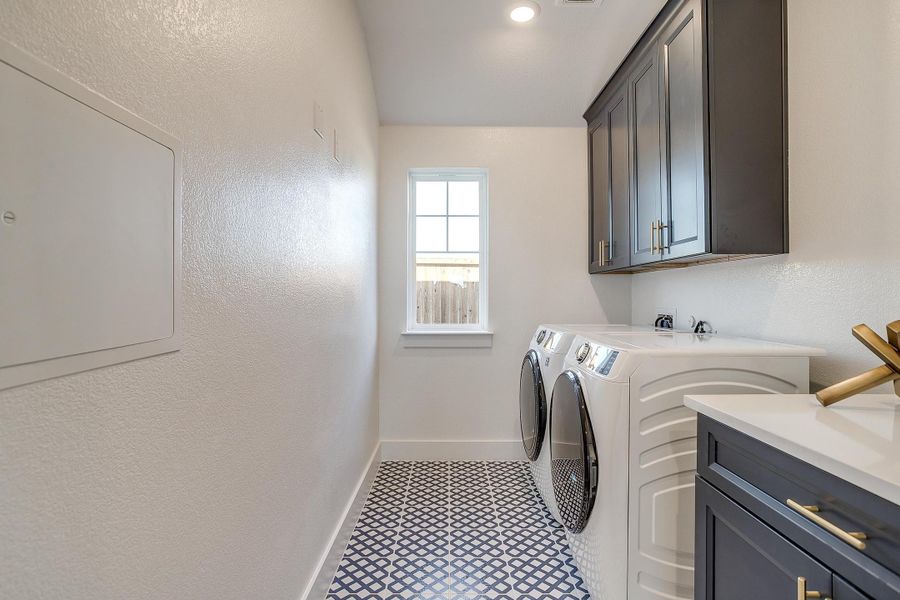 Furnished interior in a model home at MidTowne in Midlothian (Image 46).
