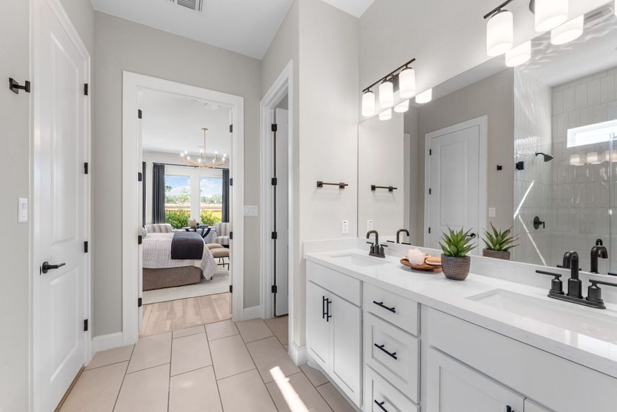 Owner's Bathroom Owner's Bathroom