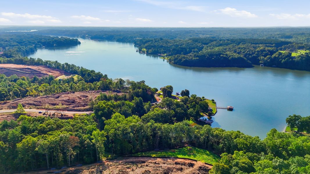 Natural surroundings and green spaces near Esplanade at Lake Hickory in Taylorsville, NC (Image 19).