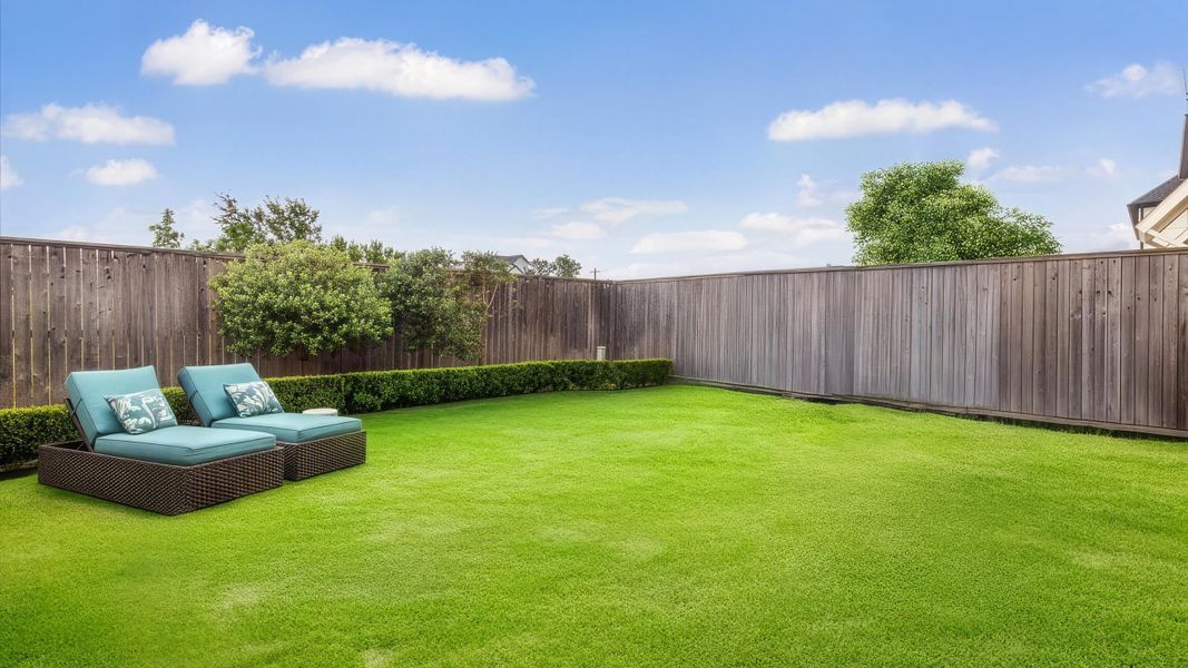 Exterior details of a home in Cottage Grove Lake Phase 2, Houston (Image 3).