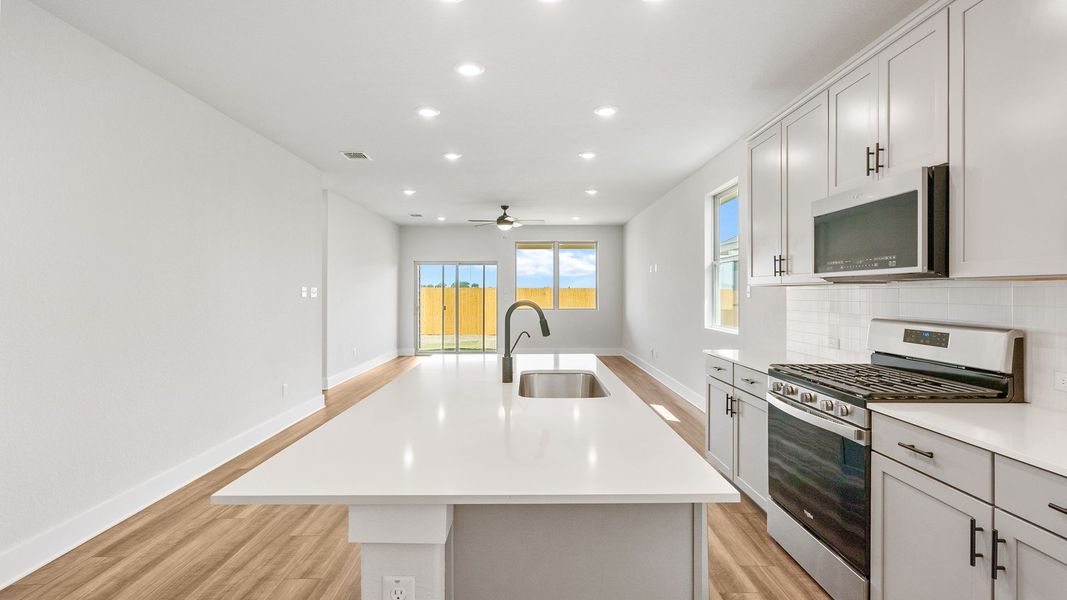 Image 27 of the Cottonwood Farms community in Hutto, TX.