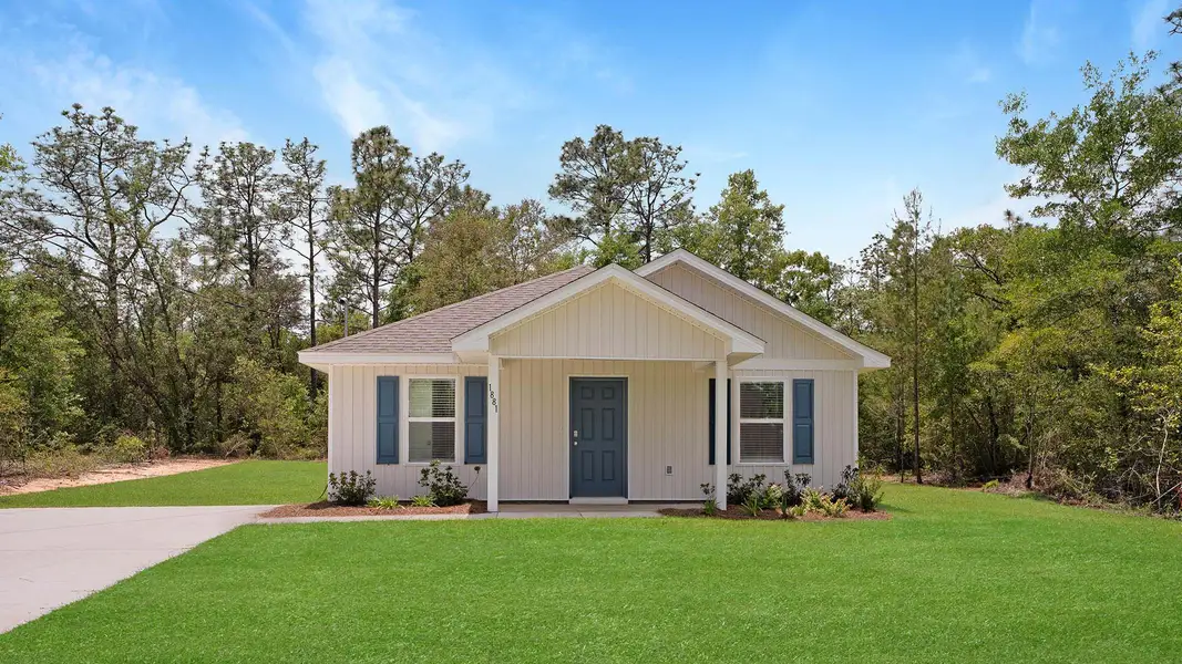 Front exterior of a home in the Sunny Hills community, located in Chipley, FL (Image 5).
