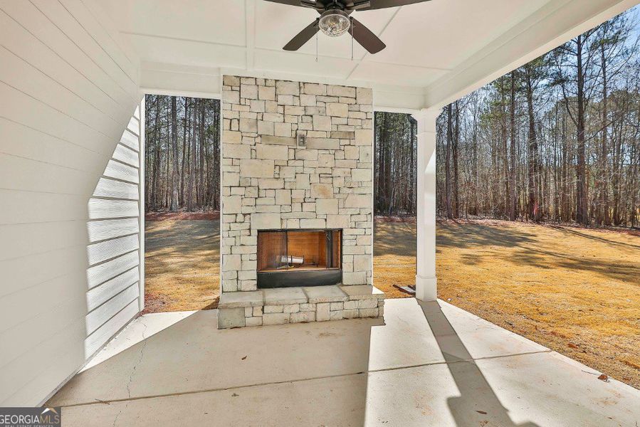 Exterior details of a home in Welch Farms, Senoia (Image 3).