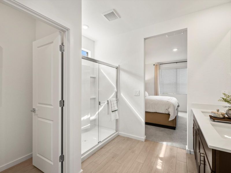 Primary Bathroom in the Leslie floorplan modeled at Teravalis