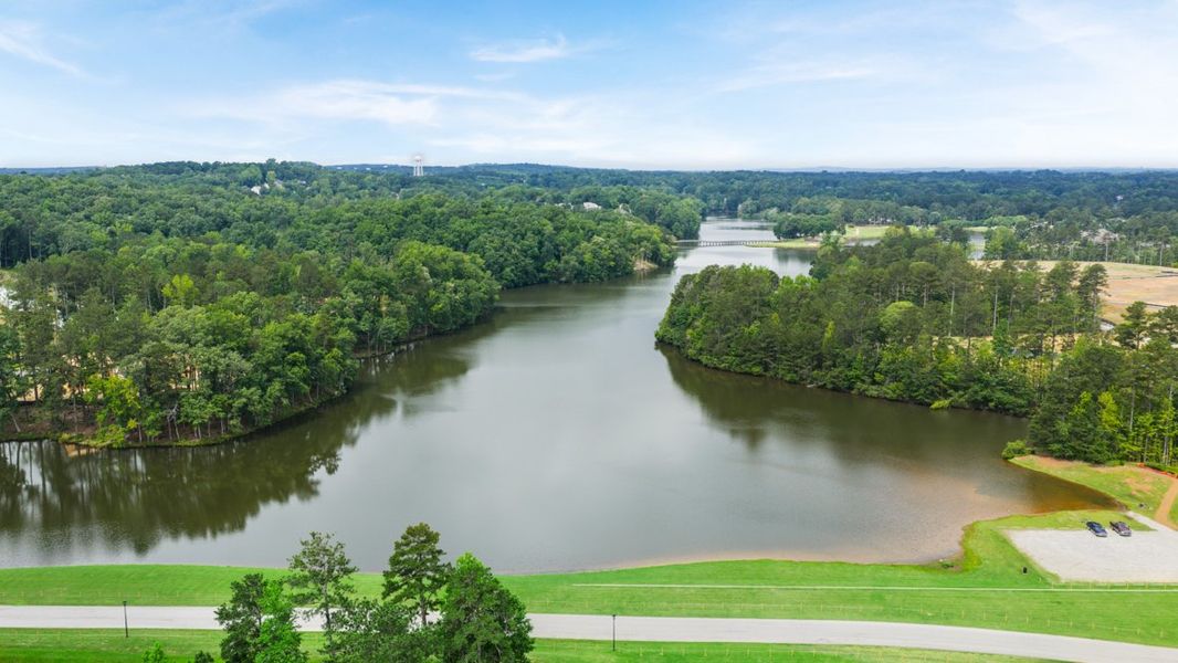 Natural surroundings and green spaces near Fairway 17 at Mirror Lake in Villa Rica, GA (Image 56).