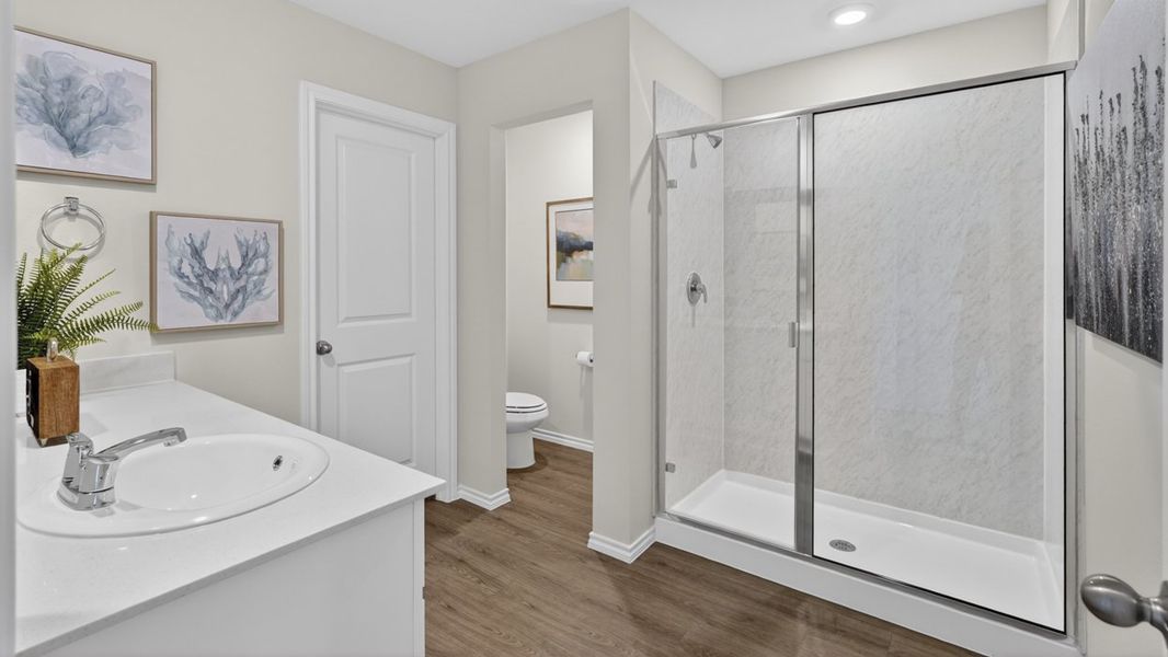 Furnished interior in a model home at Forestbrook Estates in Paris (Image 29).
