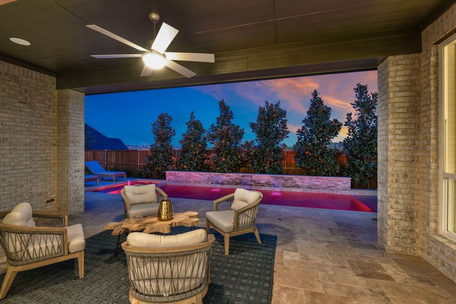 Image 4 of the Castle Hills Northpointe 80s community in Lake Dallas, TX.