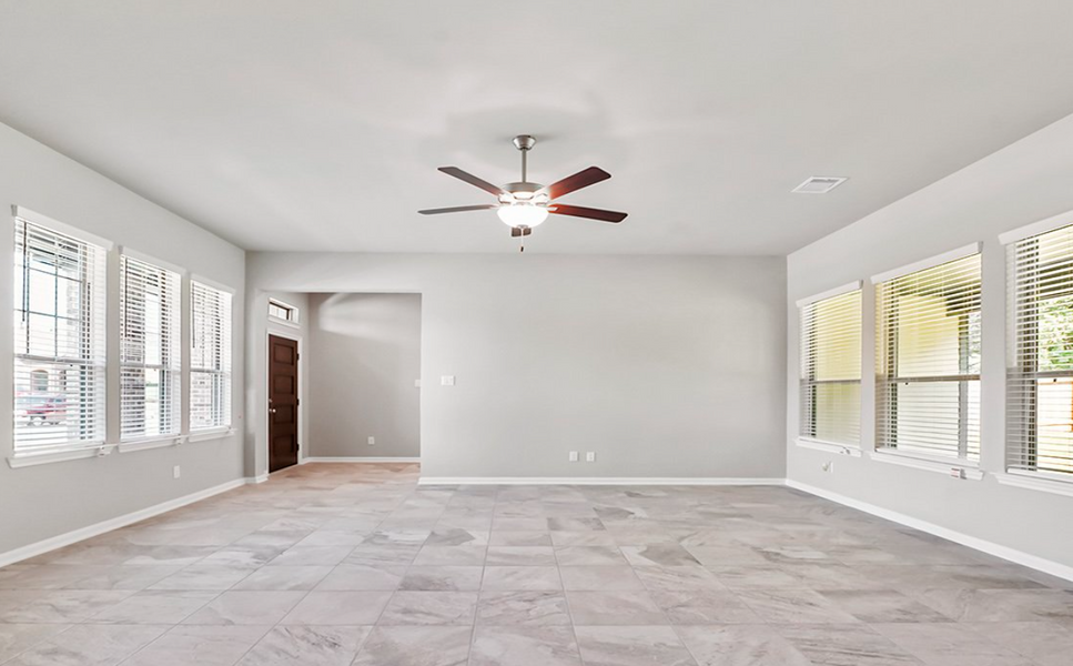 Image 11 of the Hunters Creek Estates community in Baytown, TX.