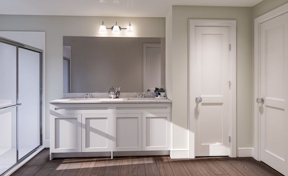 Sunflower | Primary Bathroom