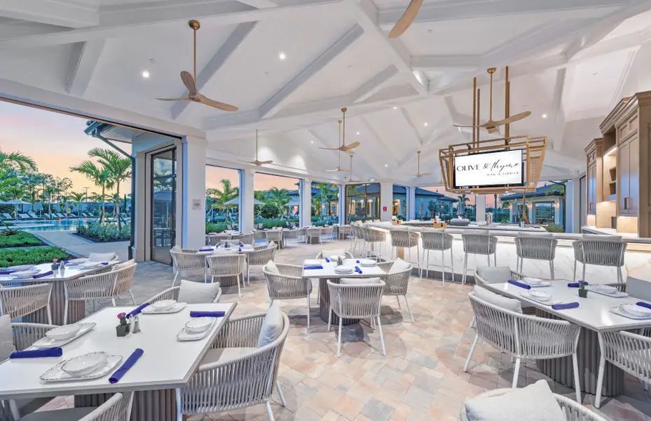 Resort lifestyle community Terreno in Naples, FL selling new luxury homes