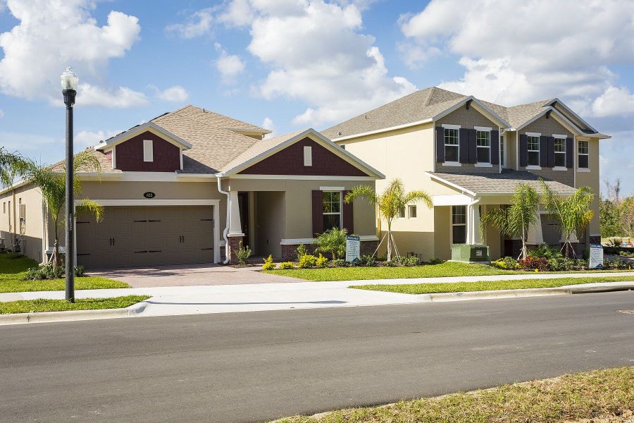 Image 32 of the Hull Island at Oakland community in Oakland, FL.