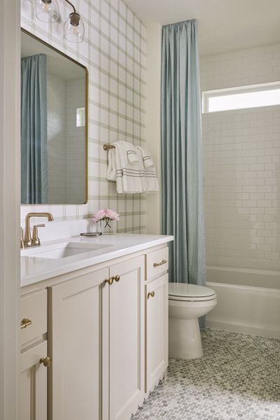 Furnished interior in a model home at Custer Ridge Estates in Allen (Image 43).
