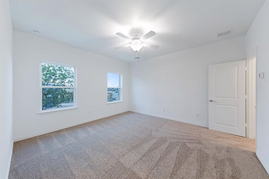 Image 89 of the Legends Crossing - Bungalows community in Irving, TX.