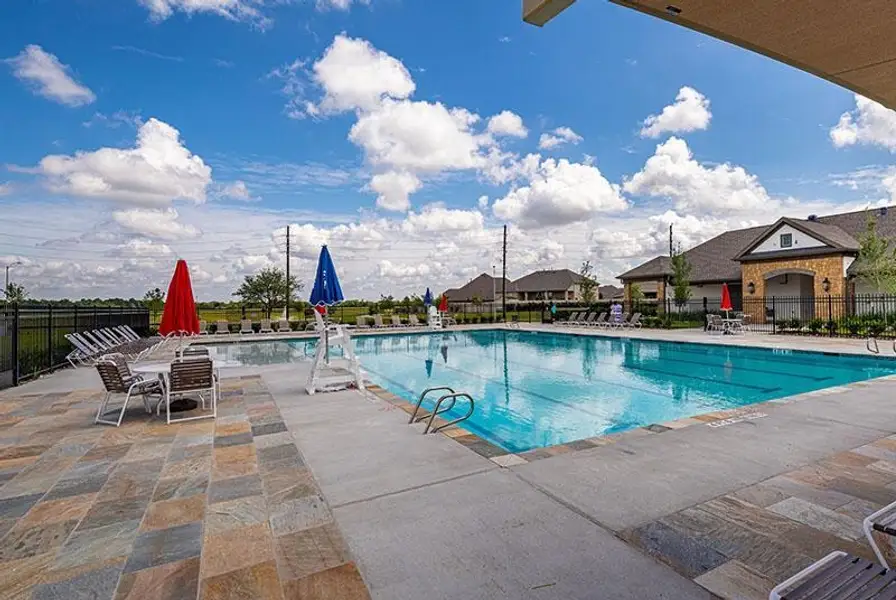 Image 6 of the Lakes of Savannah community in Rosharon, TX.