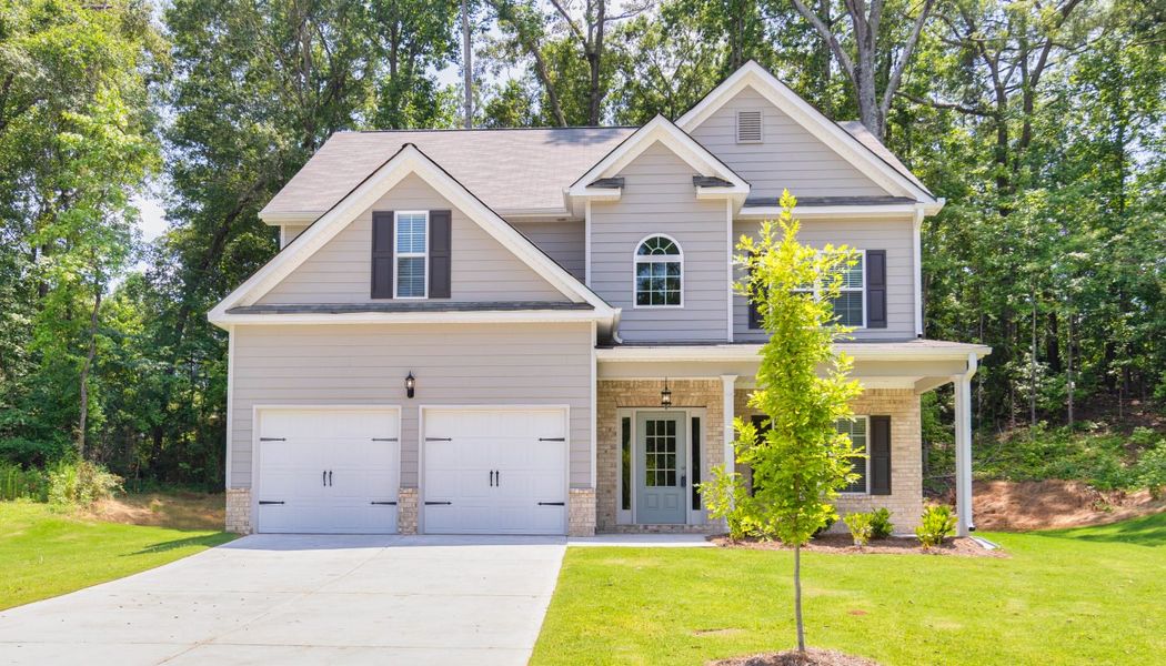 Front exterior of a home in the Westbury community, located in Griffin, GA (Image 3).