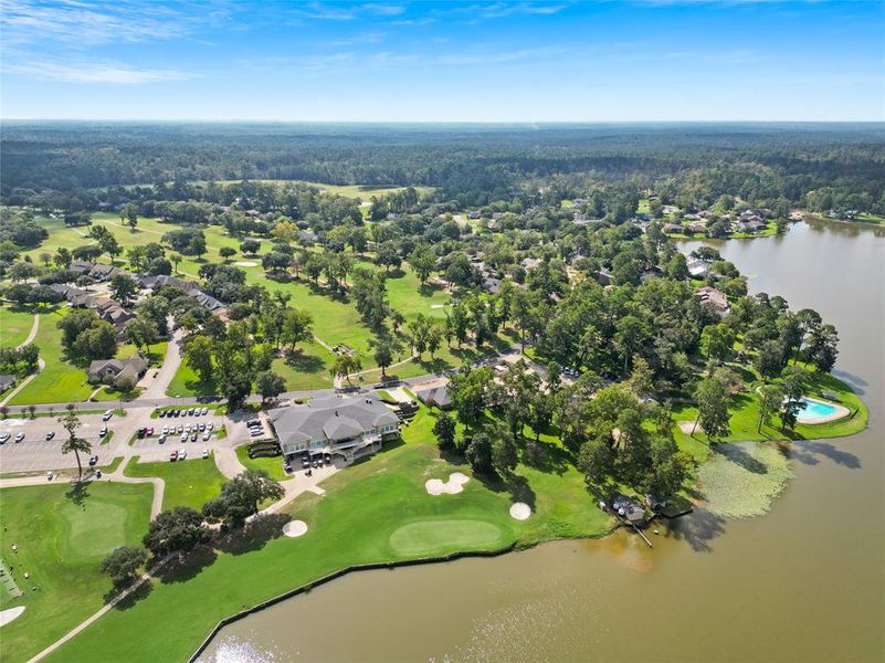 Community amenity available to residents of Elkins Lake in Huntsville (Image 11).