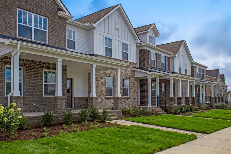 Street view of homes within the Durham Farms master-planned community in Hendersonville, TN (Image 35).