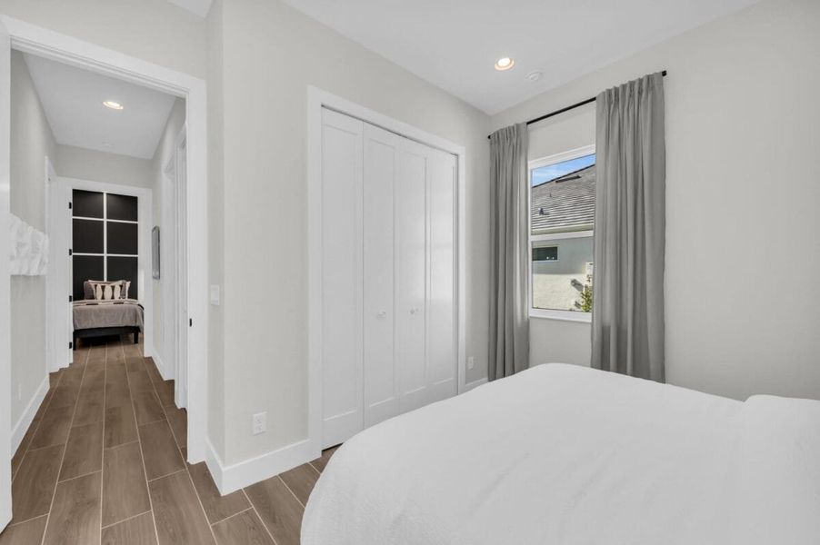 Furnished interior in a model home at Artisan at Watercolor Place in Bradenton (Image 190).