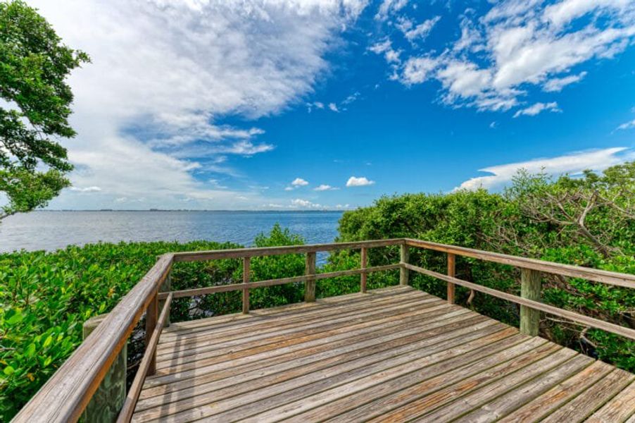 Natural surroundings and green spaces near Legends Bay in Bradenton, FL (Image 154). Natural surroundings and green spaces near Legends Bay in Bradenton, FL (Image 154).