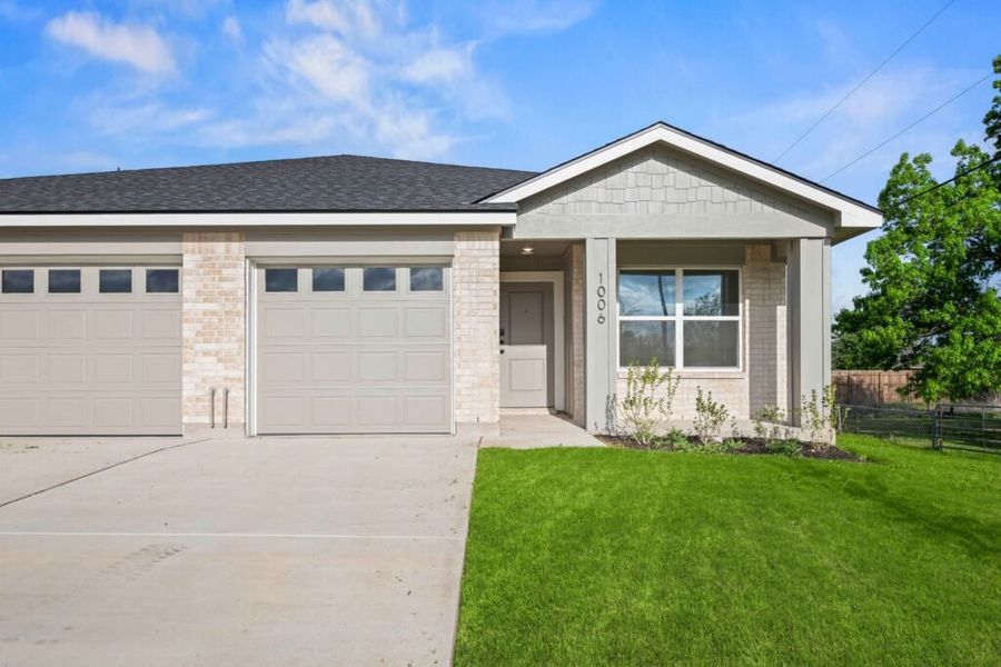 Front exterior of a home in the College Park community, located in Troy, TX (Image 7).