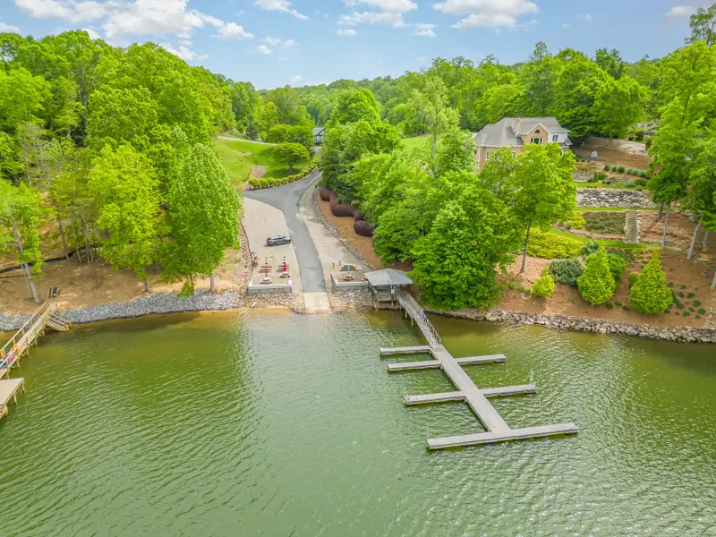 Natural surroundings and green spaces near Harbor Watch in Statesville, NC (Image 5).