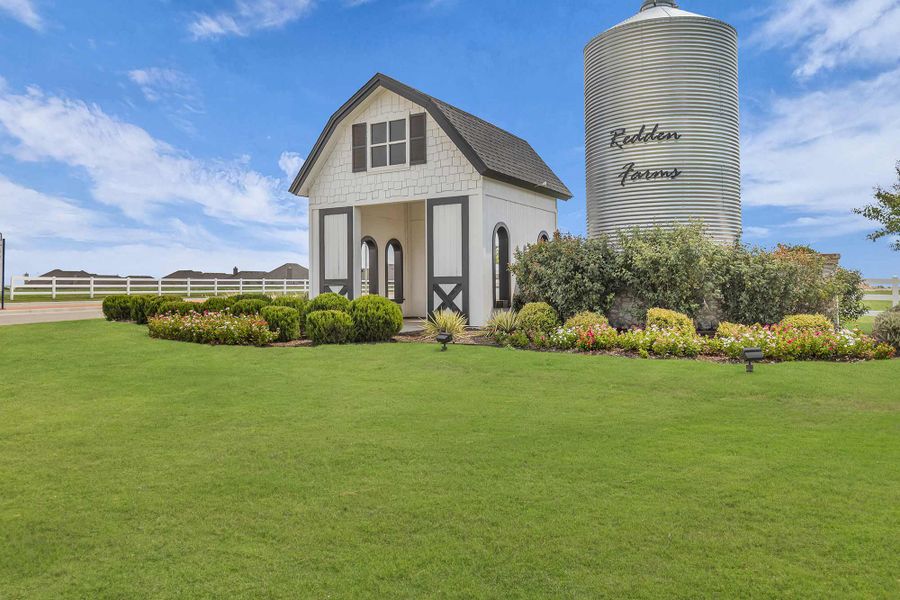 Image 24 of the Redden Farms - Executive Series community in Midlothian, TX.