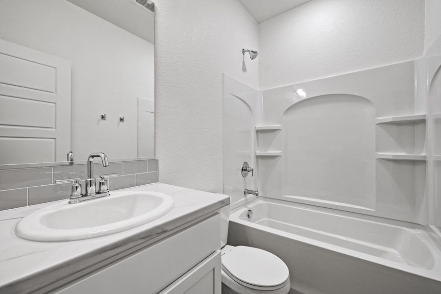 Del Norte-Bathroom 2