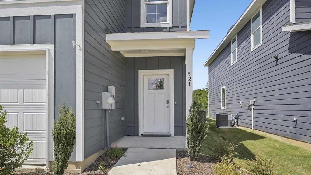 Exterior details of a home in Stonewood, Sulphur Springs (Image 3).