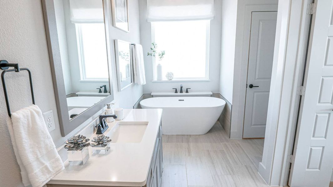 Furnished interior in a model home at Edgewood Creek in Celina (Image 19).
