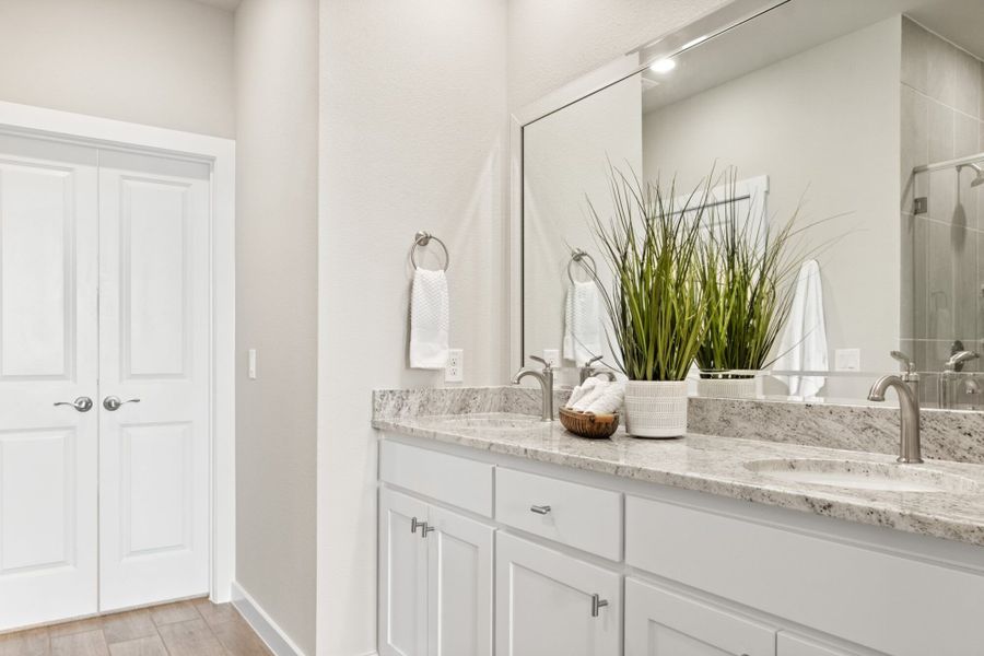 Mira Lagos Villas,75054