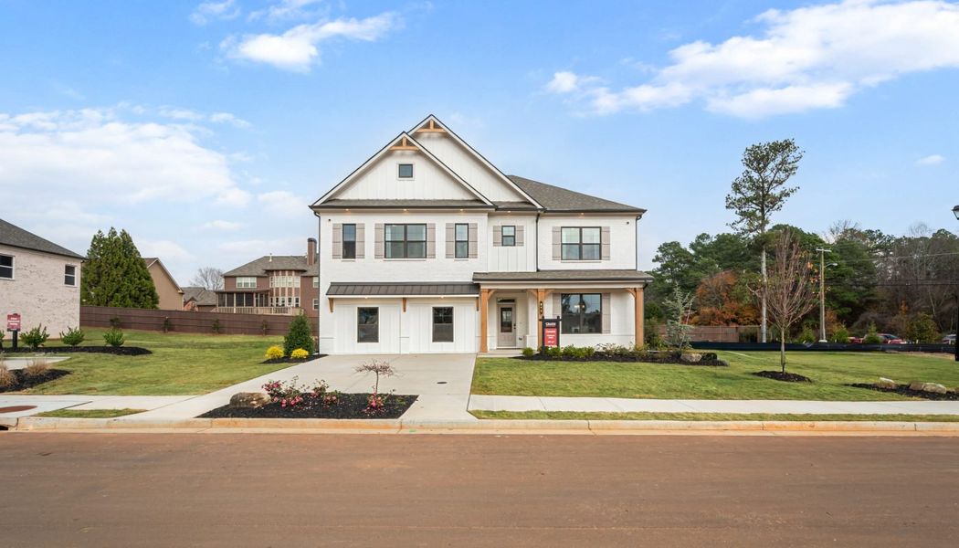 Front exterior of a home in the Pinecrest Ridge community, located in Dacula, GA (Image 14).