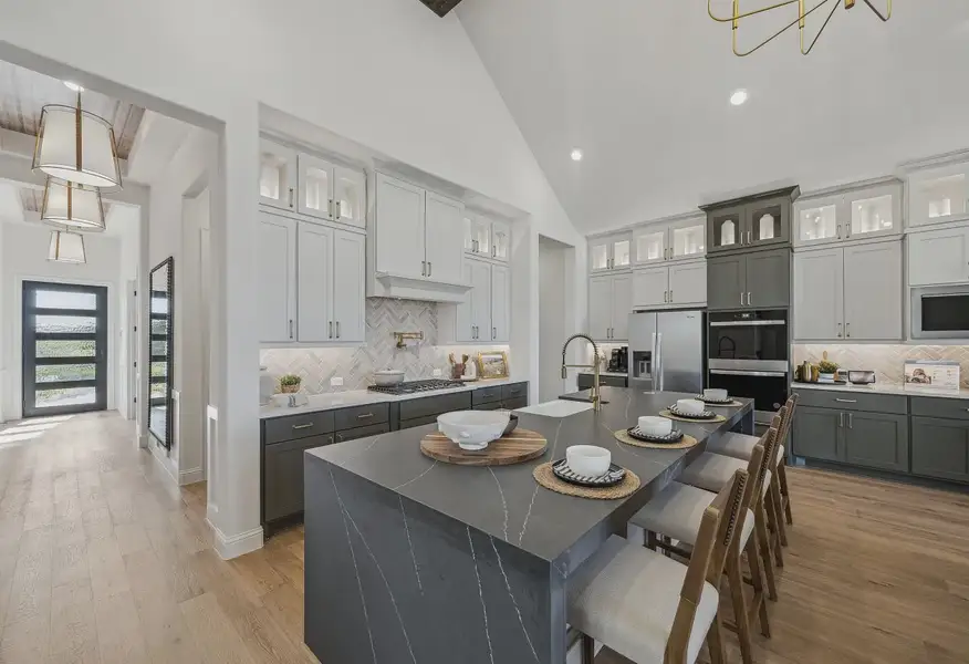 Plan 5039 Model Kitchen - 2 of 11