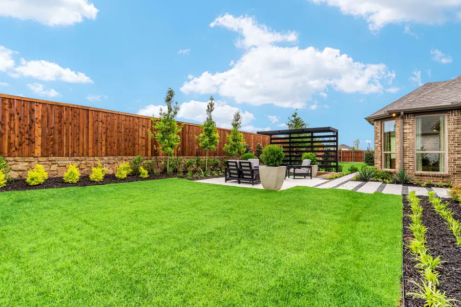 American Legend Homes 50' model in Wellington - Backyard American Legend Homes 50' model in Wellington - Backyard