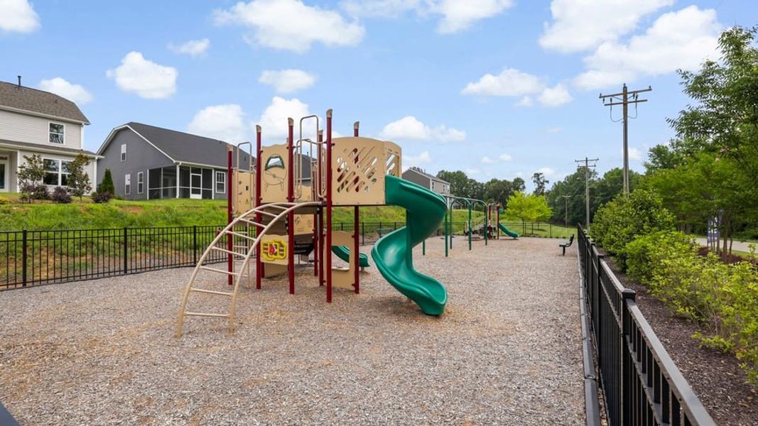 Community amenity available to residents of Sherwood Gardens in Landrum (Image 3).